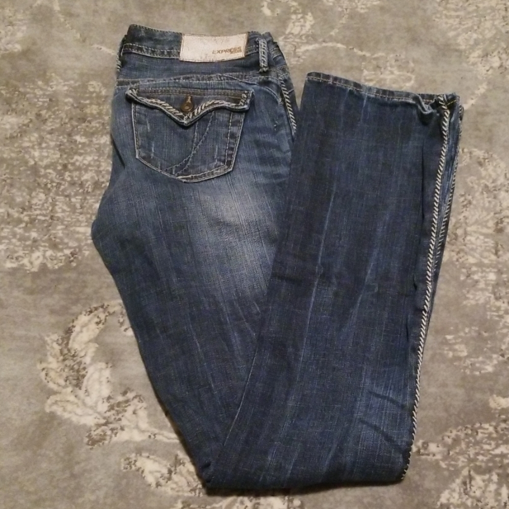 EXPRESS Zelda Barely Boot stitch detail size 00